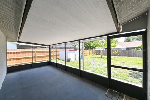 Casa en venta en Tampa, Florida, 3 dormitorios, 137.12 m2 № 1725509 - foto 26