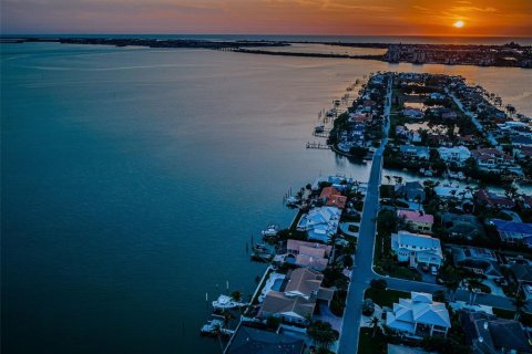 Villa ou maison à vendre à Saint Petersburg, Floride: 4 chambres, 537.16 m2 № 1526399 - photo 6