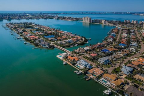 Villa ou maison à vendre à Saint Petersburg, Floride: 4 chambres, 537.16 m2 № 1526399 - photo 5