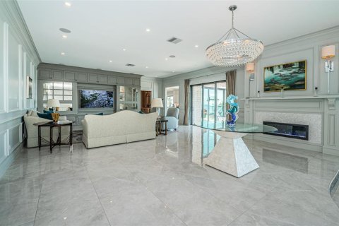 Villa ou maison à vendre à Saint Petersburg, Floride: 4 chambres, 537.16 m2 № 1526399 - photo 18