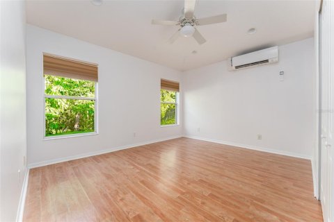 Villa ou maison à vendre à Odessa, Floride: 4 chambres, 191.94 m2 № 2419138 - photo 25