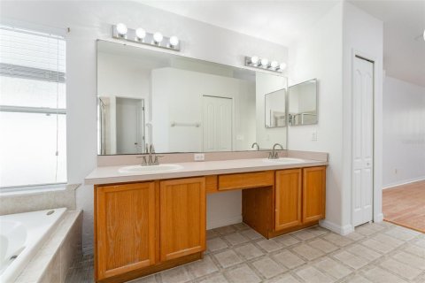 Villa ou maison à vendre à Odessa, Floride: 4 chambres, 191.94 m2 № 2419138 - photo 23
