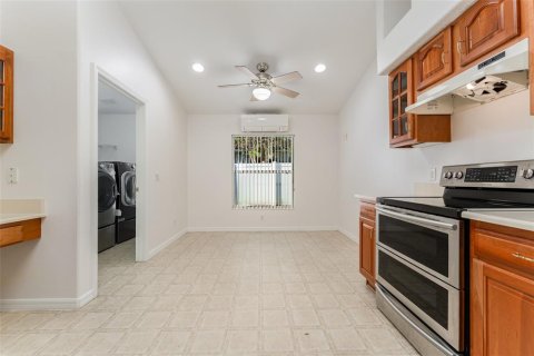 Villa ou maison à vendre à Odessa, Floride: 4 chambres, 191.94 m2 № 2419138 - photo 17