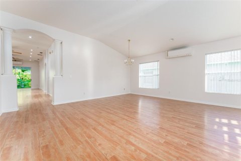 Villa ou maison à vendre à Odessa, Floride: 4 chambres, 191.94 m2 № 2419138 - photo 7