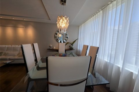 Condominio en venta en Miami Beach, Florida, 2 dormitorios, 153.29 m2 № 2171038 - foto 7
