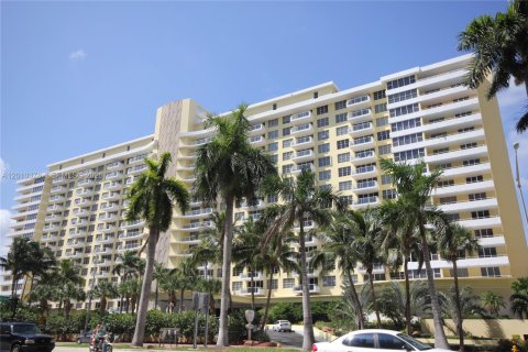 Condominio en venta en Miami Beach, Florida, 2 dormitorios, 153.29 m2 № 2171038 - foto 2