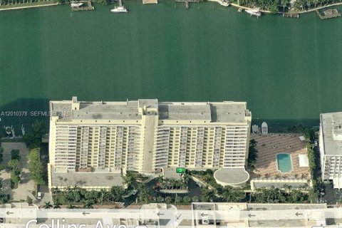 Condominio en Miami Beach, Florida, 2 dormitorios № 2171038