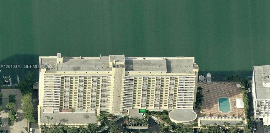 Condominio en Miami Beach, Florida, 2 dormitorios № 2171038