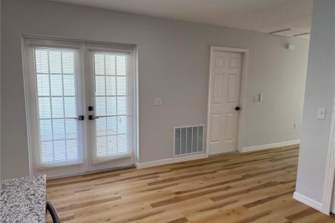 Touwnhouse à louer à Eustis, Floride: 2 chambres, 109.62 m2 № 1831724 - photo 6