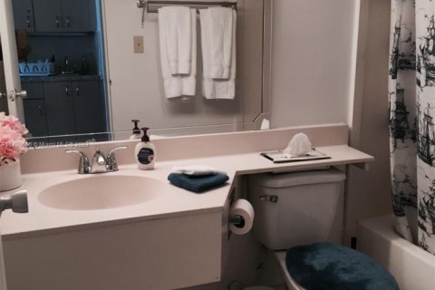 Condominio en venta en Sunny Isles Beach, Florida, 1 habitación, 33.44 m2 № 1729722 - foto 8