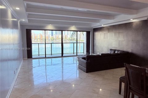 Condo in North Miami Beach, Florida, 2 bedrooms  № 2019758