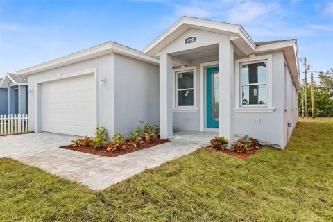 House in Pinellas Park, Florida 3 bedrooms, 180.23 sq.m. № 1554952 - photo 3