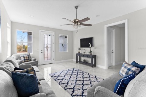 House in Pinellas Park, Florida 3 bedrooms, 180.23 sq.m. № 1554952 - photo 8