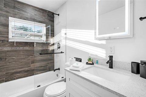 Casa en alquiler en Hollywood, Florida, 5 dormitorios, 112.32 m2 № 2010743 - foto 18