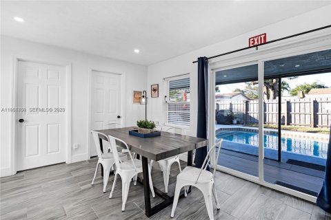 Casa en alquiler en Hollywood, Florida, 5 dormitorios, 112.32 m2 № 2010743 - foto 8