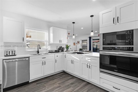 Casa en alquiler en Hollywood, Florida, 5 dormitorios, 112.32 m2 № 2010743 - foto 11