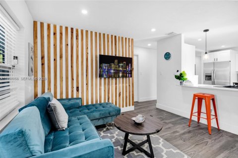 Casa en alquiler en Hollywood, Florida, 5 dormitorios, 112.32 m2 № 2010743 - foto 7