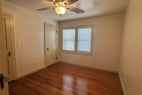 House in Saint Petersburg, Florida 1 bedroom, 83.61 sq.m. № 1917406 - photo 9
