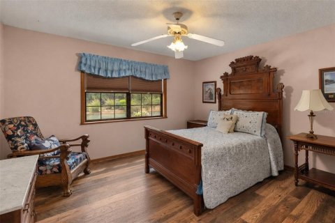House in Fruitland Park, Florida 3 bedrooms, 276.2 sq.m. № 2234534 - photo 15
