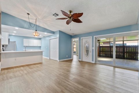 Villa ou maison à vendre à North Fort Myers, Floride: 2 chambres, 94.76 m2 № 1718999 - photo 14