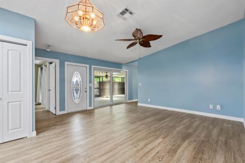 Villa ou maison à vendre à North Fort Myers, Floride: 2 chambres, 94.76 m2 № 1718999 - photo 15