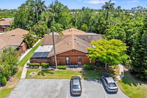 Villa ou maison à vendre à North Fort Myers, Floride: 2 chambres, 94.76 m2 № 1718999 - photo 1