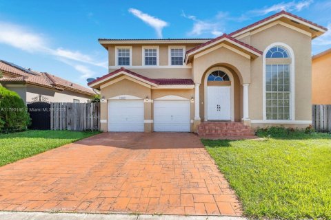 Casa en alquiler en Miami, Florida, 4 dormitorios, 244.52 m2 № 1825777 - foto 1