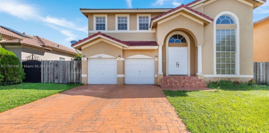 Casa en Miami, Florida 4 dormitorios, 244.52 m2 № 1825777