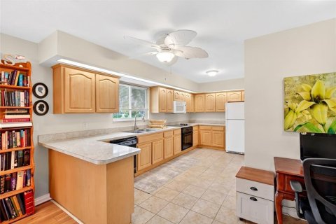 Купить виллу или дом в Саммерфилд, Флорида 6 комнат, 130.25м2, № 2239417 - фото 17