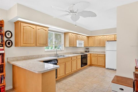 Купить виллу или дом в Саммерфилд, Флорида 6 комнат, 130.25м2, № 2239417 - фото 18
