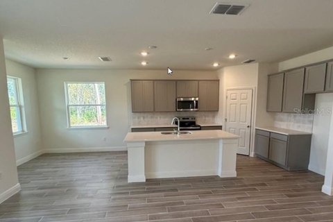 House in Palm Coast, Florida 4 bedrooms, 221.2 sq.m. № 1523932 - photo 6