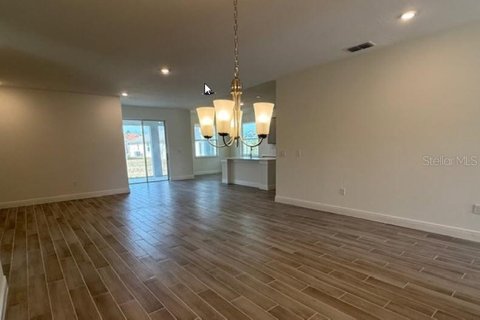 House in Palm Coast, Florida 4 bedrooms, 221.2 sq.m. № 1523932 - photo 3