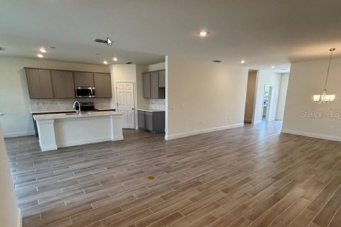House in Palm Coast, Florida 4 bedrooms, 221.2 sq.m. № 1523932 - photo 7