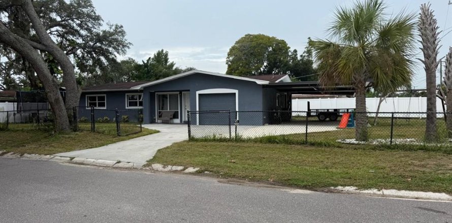 Villa ou maison à Tampa, Floride 3 chambres, 125.98 m2 № 2207237