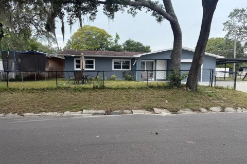 Villa ou maison à vendre à Tampa, Floride: 3 chambres, 125.98 m2 № 2207237 - photo 2