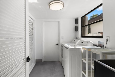 Купить виллу или дом в Санни-Айлс-Бич, Флорида 4 спальни, 322.37м2, № 1977071 - фото 18