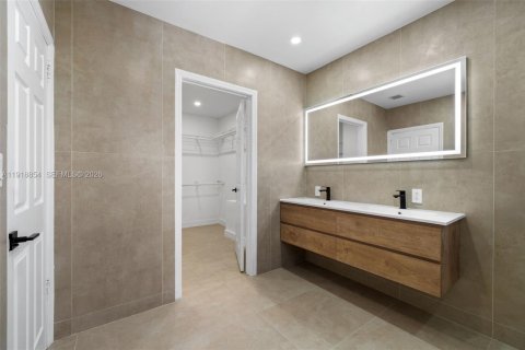 Купить виллу или дом в Санни-Айлс-Бич, Флорида 4 спальни, 322.37м2, № 1977071 - фото 28