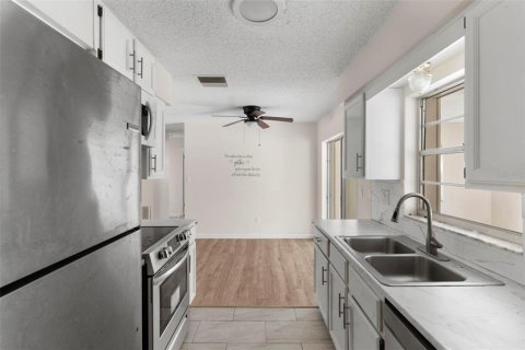 House in Dunnellon, Florida 3 bedrooms, 144 sq.m. № 1916928 - photo 10