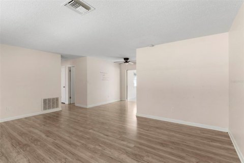 House in Dunnellon, Florida 3 bedrooms, 144 sq.m. № 1916928 - photo 5