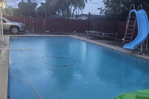 Casa en venta en Cutler Bay, Florida, 3 dormitorios, 125.6 m2 № 2003845 - foto 16