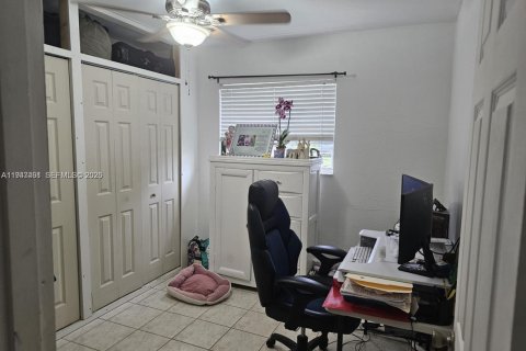 Casa en venta en Cutler Bay, Florida, 3 dormitorios, 125.6 m2 № 2003845 - foto 11