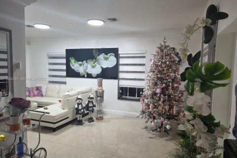 Снять в аренду виллу или дом в Майами, Флорида 2 спальни, № 1990827 - фото 1