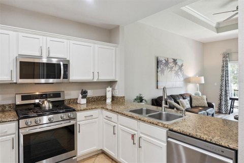 Townhouse in Kissimmee, Florida 3 bedrooms, 197.32 sq.m. № 2390934 - photo 16