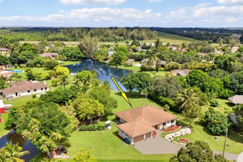 Villa ou maison à vendre à Southwest Ranches, Floride: 3 chambres, 227.42 m2 № 2351441 - photo 11