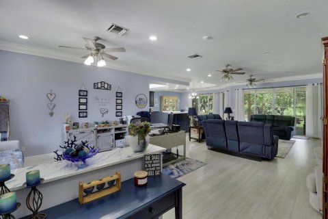 Villa ou maison à vendre à Southwest Ranches, Floride: 3 chambres, 227.42 m2 № 2351441 - photo 17