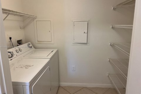 Copropriété à louer à West Palm Beach, Floride: 2 chambres, 98.29 m2 № 1956917 - photo 16