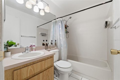 Casa en venta en Brandon, Florida, 3 dormitorios, 117.99 m2 № 2113676 - foto 18