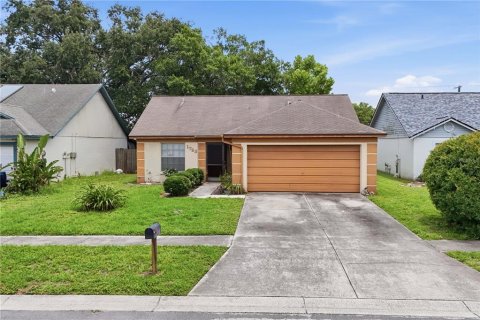 Casa en Brandon, Florida 3 dormitorios, 117.99 m2 № 2113676