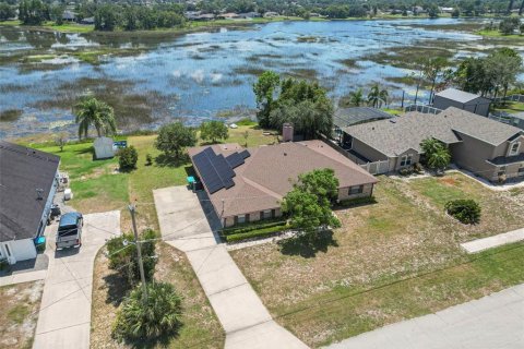 Casa en venta en Deltona, Florida, 3 dormitorios, 197.32 m2 № 1870427 - foto 2