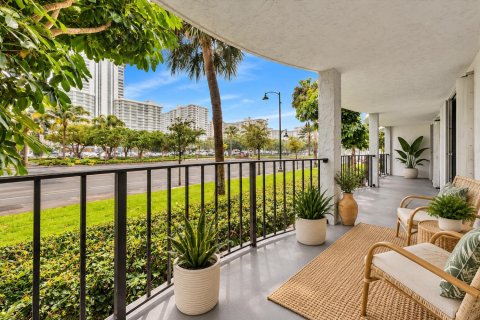 Condo in Fort Lauderdale, Florida, 2 bedrooms  № 2431469 - photo 22